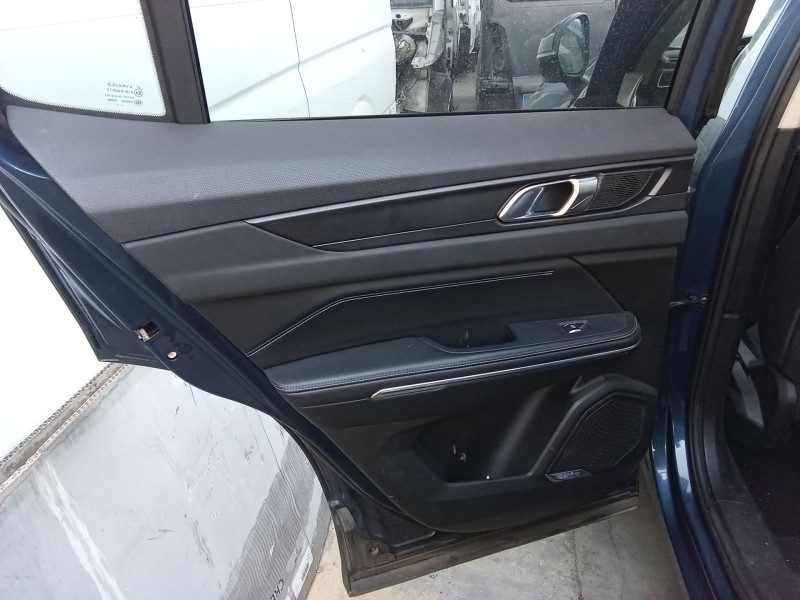 Recambio de guarnecido puerta trasera izquierda para lynk & co 01 phev referencia OEM IAM   