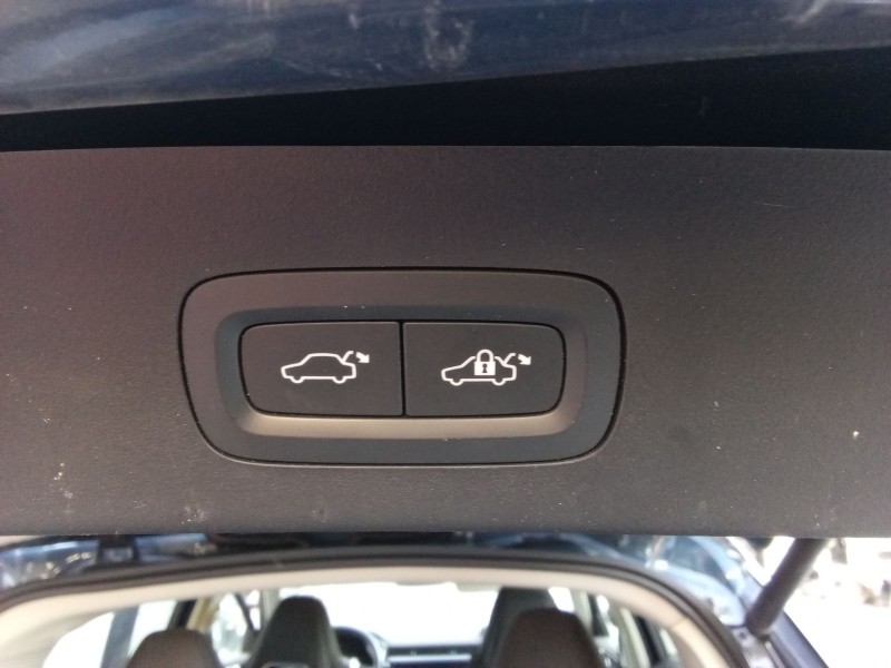 Recambio de maneta interior porton para lynk & co 01 phev referencia OEM IAM 8892177317  