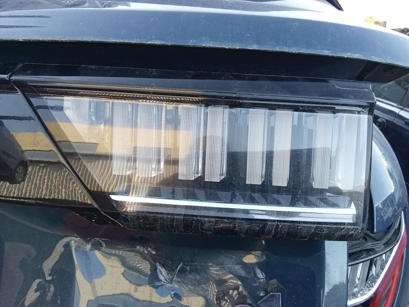 Recambio de piloto trasero derecho interior para lynk & co 01 phev referencia OEM IAM 8888077998  