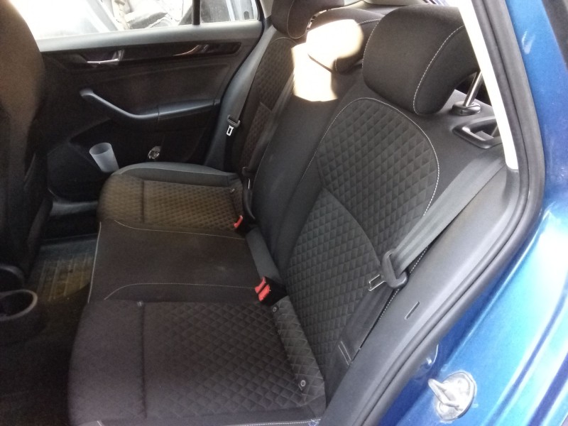 Recambio de asientos traseros para skoda rapid spaceback (nh1) 1.4 tdi referencia OEM IAM   