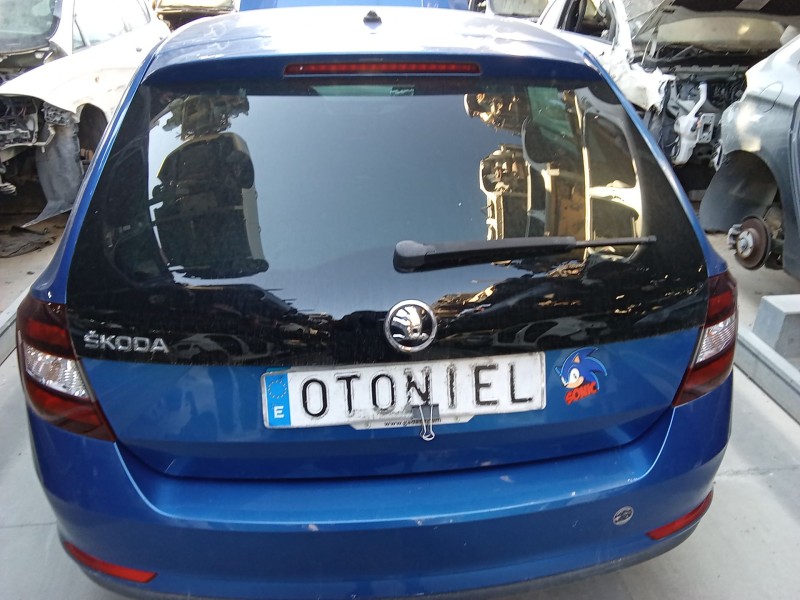 Recambio de porton trasero para skoda rapid spaceback (nh1) 1.4 tdi referencia OEM IAM 5JJ827025L  
