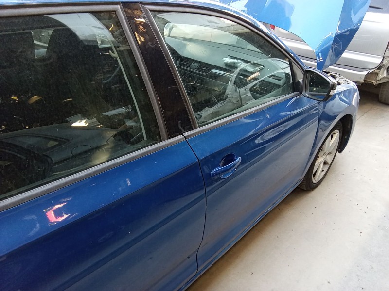 Recambio de puerta delantera derecha para skoda rapid spaceback (nh1) 1.4 tdi referencia OEM IAM 5JA831056B  