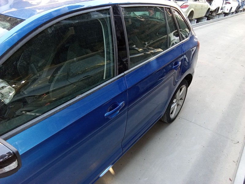 Recambio de puerta trasera izquierda para skoda rapid spaceback (nh1) 1.4 tdi referencia OEM IAM 5JJ833055  