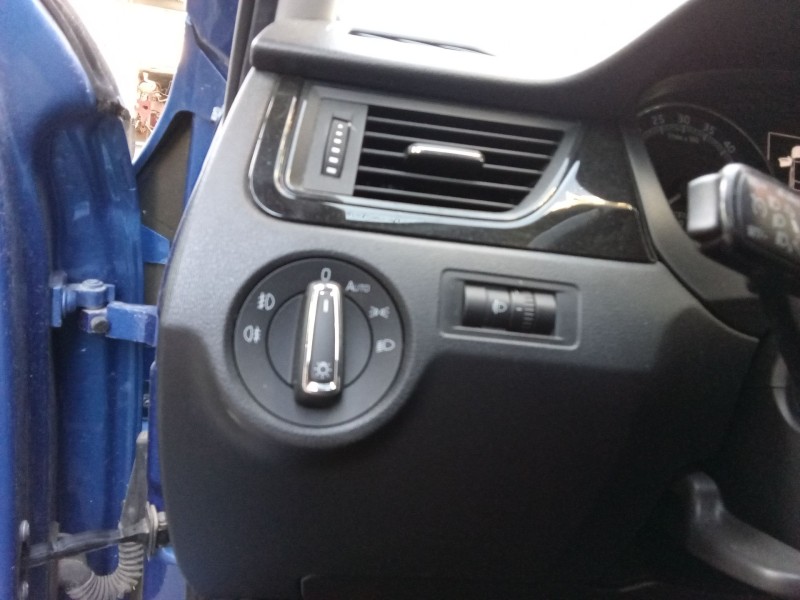 Recambio de mando luces para skoda rapid spaceback (nh1) 1.4 tdi referencia OEM IAM   