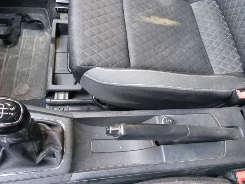 Recambio de palanca freno de mano para skoda rapid spaceback (nh1) 1.4 tdi referencia OEM IAM 6Q0711303AL  