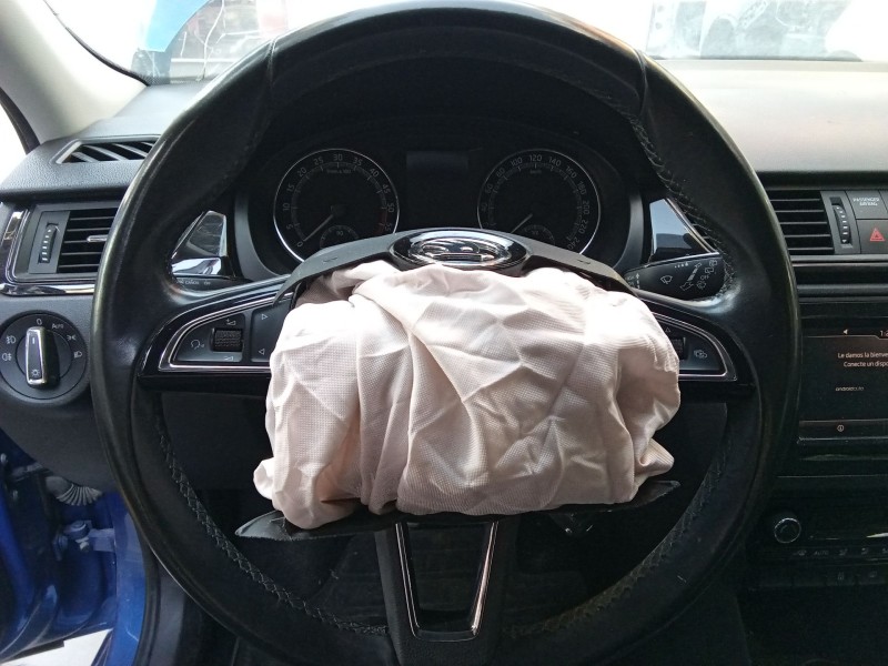 Recambio de volante para skoda rapid spaceback (nh1) 1.4 tdi referencia OEM IAM   