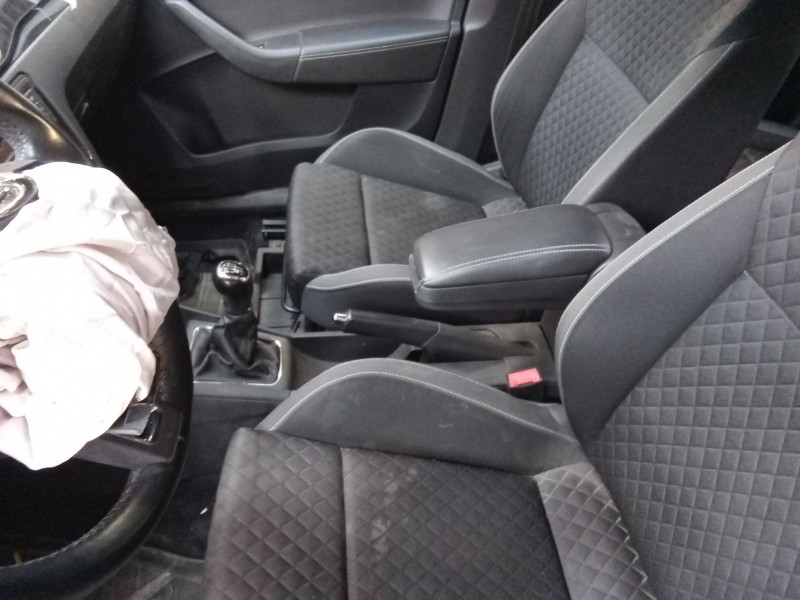 Recambio de apoyabrazos central para skoda rapid spaceback (nh1) 1.4 tdi referencia OEM IAM   
