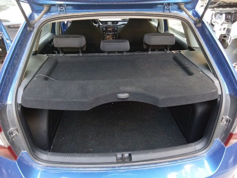 Recambio de bandeja trasera para skoda rapid spaceback (nh1) 1.4 tdi referencia OEM IAM 5JJ8677696V0  