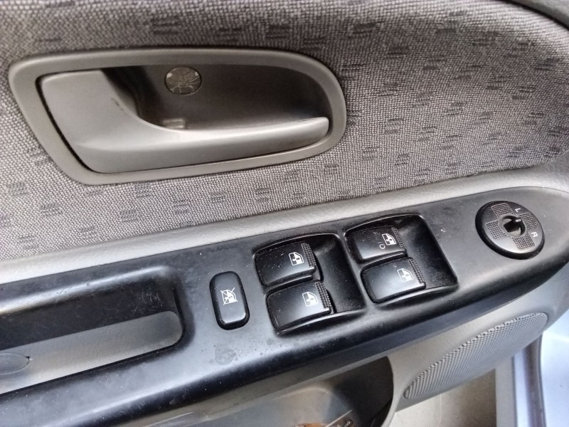Recambio de mando elevalunas delantero izquierdo para kia rio i hatchback (dc) 1.3 referencia OEM IAM   