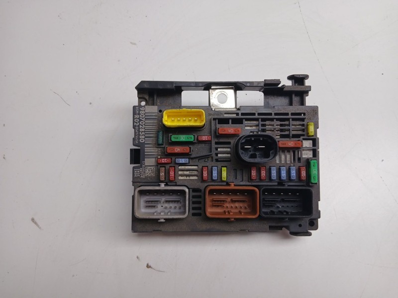 Recambio de centralita bsm para peugeot 5008 (0u_, 0e_) 1.6 hdi referencia OEM IAM 9807028580  