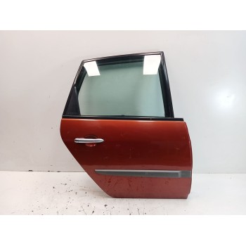 PUERTA TRASERA DERECHA 821005158R 