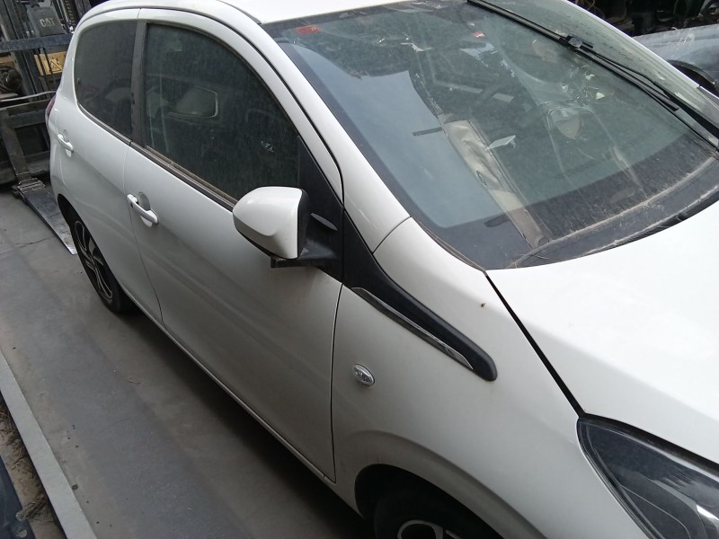 Recambio de puerta delantera derecha para peugeot 108 1.0 vti 72 referencia OEM IAM 1687145280  