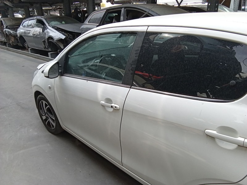 Recambio de puerta delantera izquierda para peugeot 108 1.0 vti 72 referencia OEM IAM 1687145380  