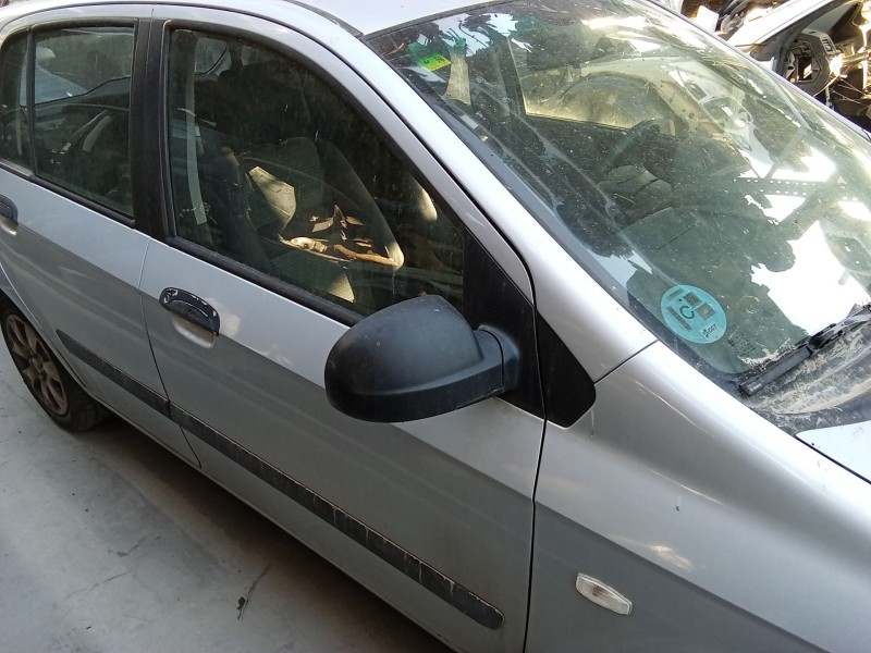 Recambio de puerta delantera derecha para hyundai getz (tb) 1.1 referencia OEM IAM 760040B000  