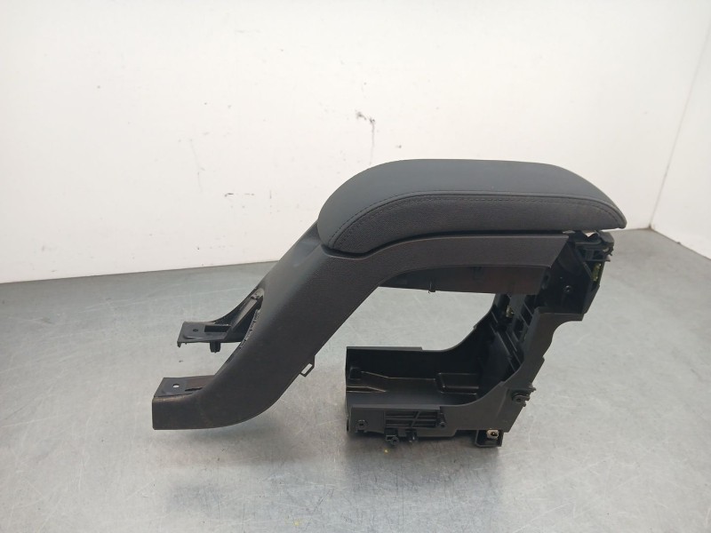 Recambio de apoyabrazos central para citroën c4 cactus 1.2 thp 110 referencia OEM IAM   