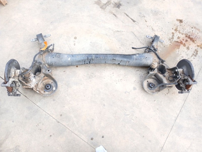 Recambio de puente trasero para peugeot 5008 gt referencia OEM IAM 1647872280  