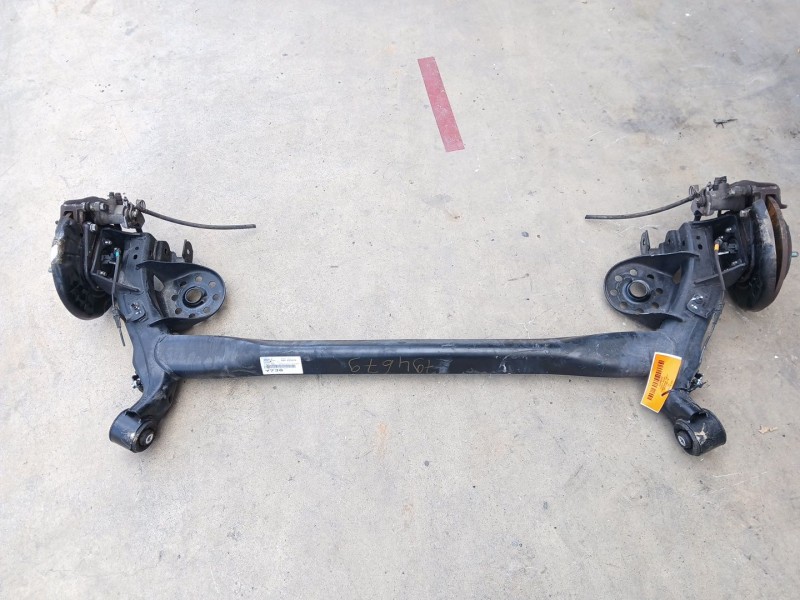 Recambio de puente trasero para kia stonic (yb) 1.0 t-gdi referencia OEM IAM 55100H8510  