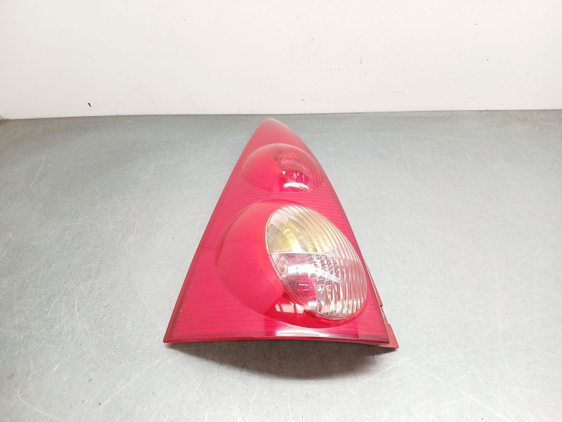 Recambio de piloto trasero izquierdo para peugeot 107 (pm_, pn_) 1.0 referencia OEM IAM 815600h040  