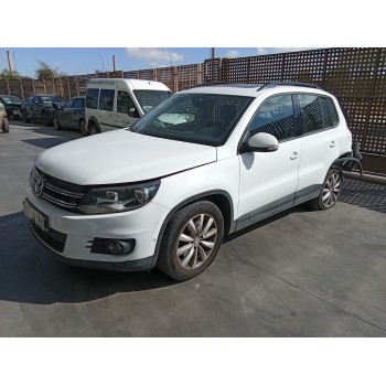 VOLKSWAGEN TIGUAN (5N_)