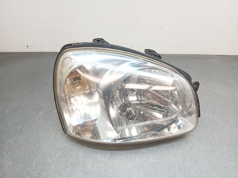 Recambio de faro derecho para hyundai santa fé i (sm) 2.0 crdi 4x4 referencia OEM IAM 9210226010  