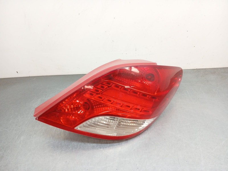 Recambio de piloto trasero derecho para peugeot 207/207+ (wa_, wc_) 1.4 hdi referencia OEM IAM 9686565980  