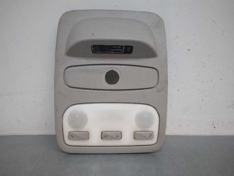 Recambio de luz interior para renault captur zen referencia OEM IAM 739486822R  