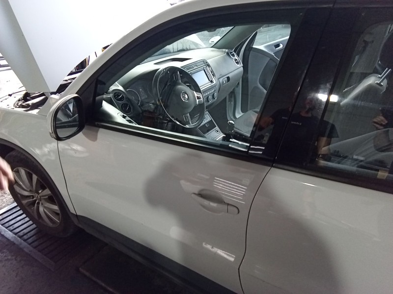 Recambio de puerta delantera izquierda para volkswagen tiguan (5n_) 2.0 tdi referencia OEM IAM 5N0831055B  