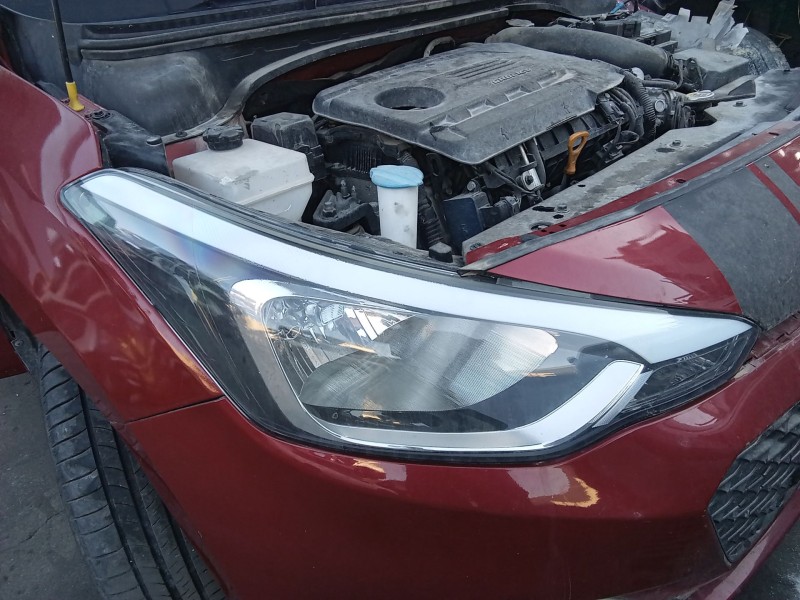 Recambio de faro derecho para hyundai i20 ii (gb, ib) 1.4 crdi referencia OEM IAM 92102C8000  