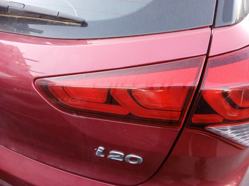Recambio de piloto trasero derecho interior para hyundai i20 ii (gb, ib) 1.4 crdi referencia OEM IAM 92404C8000  