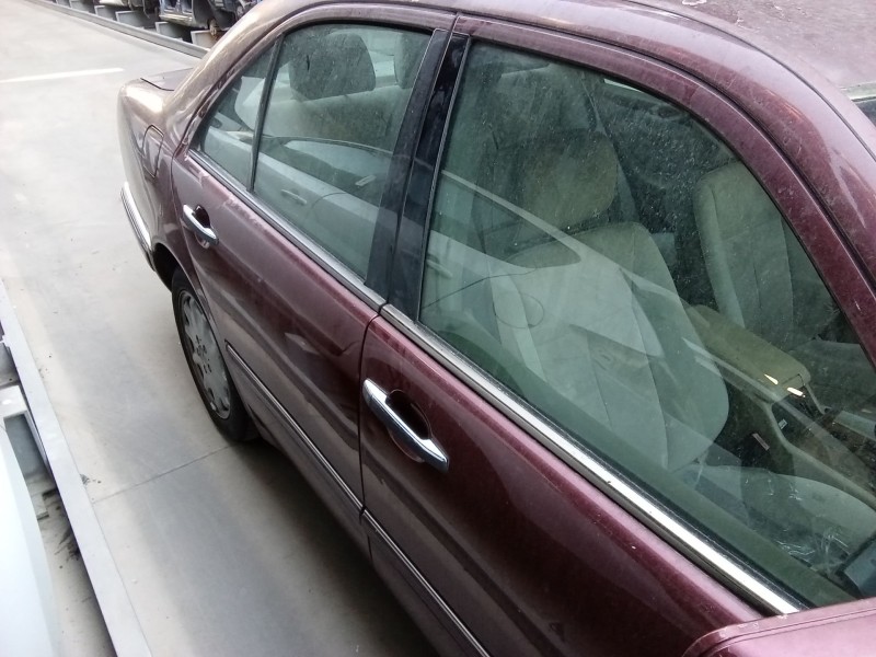 Recambio de puerta trasera derecha para mercedes-benz clase e (w210) e 320 (210.065) referencia OEM IAM 210730240528  