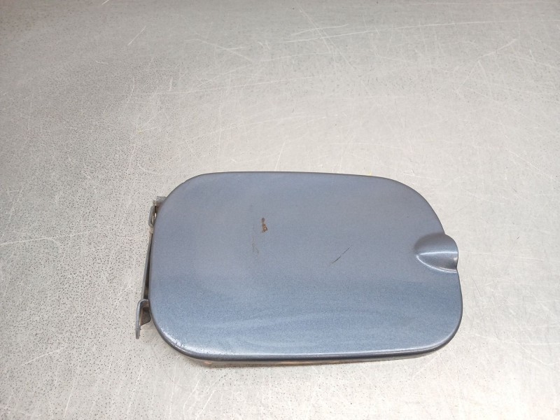 Recambio de tapa exterior combustible para dacia sandero 1.6 cat referencia OEM IAM 788306894r  