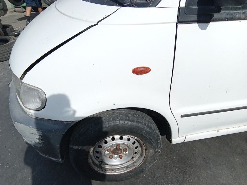 Recambio de aleta delantera izquierda para nissan serena (c23) 2.3 d referencia OEM IAM 631019C030  