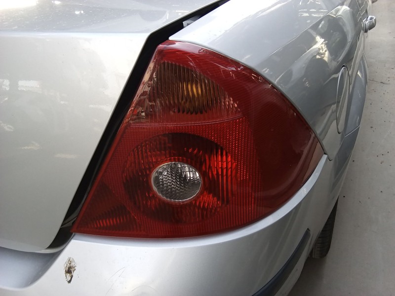 Recambio de piloto trasero derecho para ford mondeo iv sedán (ba7) 2.0 referencia OEM IAM 1371849  