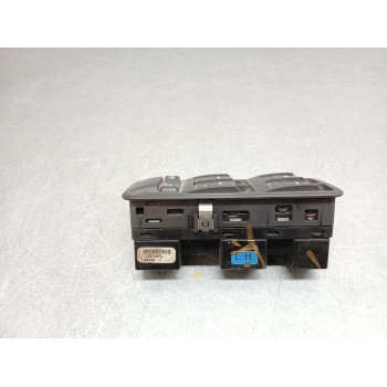 Recambio de mando elevalunas delantero izquierdo para land rover discovery 2.7 td v6 cat referencia OEM IAM YUD501110PVJ  