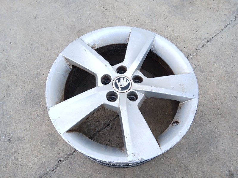 Recambio de llanta para skoda rapid spaceback (nh1) 1.4 tdi referencia OEM IAM 5JA601025AD X1 16 PULGADAS