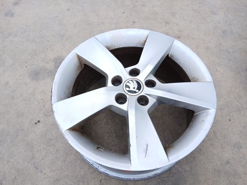 Recambio de llanta para skoda rapid spaceback (nh1) 1.4 tdi referencia OEM IAM 5JA601025AD X1 16 PULGADAS