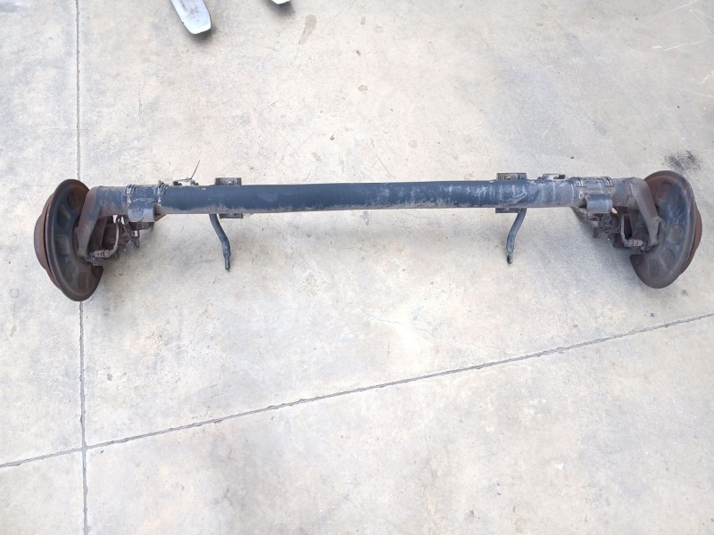 Recambio de puente trasero para volkswagen caddy iii monospace (2kb, 2kj, 2cb, 2cj) 2.0 sdi referencia OEM IAM 2K5501101E  