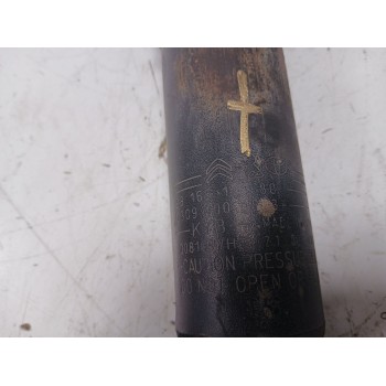 Recambio de amortiguador trasero derecho para opel vivaro c furgoneta (k0) 2.0 referencia OEM IAM 9816510180  