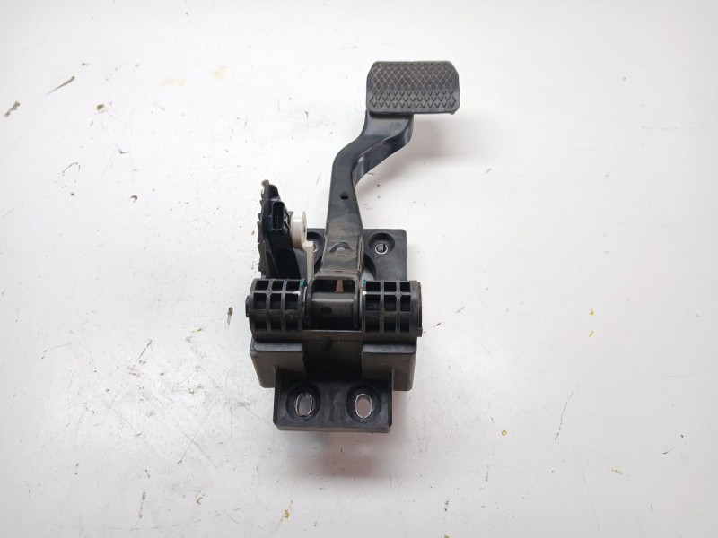 Recambio de pedal freno para maxus edeliver 3 furgoneta electric referencia OEM IAM C00165884  