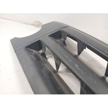 Recambio de rejilla delantera para land rover discovery 2.7 td v6 cat referencia OEM IAM DHB000274LML  