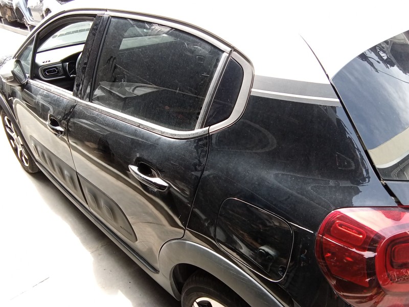 Recambio de puerta trasera izquierda para citroën c3 iii (sx) 1.2 thp 110 referencia OEM IAM 9812716780  