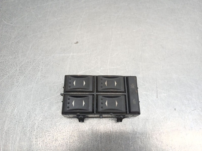 Recambio de mando elevalunas delantero izquierdo para ford mondeo iii sedán (b4y) 2.0 16v referencia OEM IAM 1s7t14a132bd  