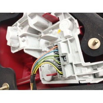 Recambio de piloto trasero derecho para ford mondeo iii sedán (b4y) 2.0 16v referencia OEM IAM 1s7113404a  