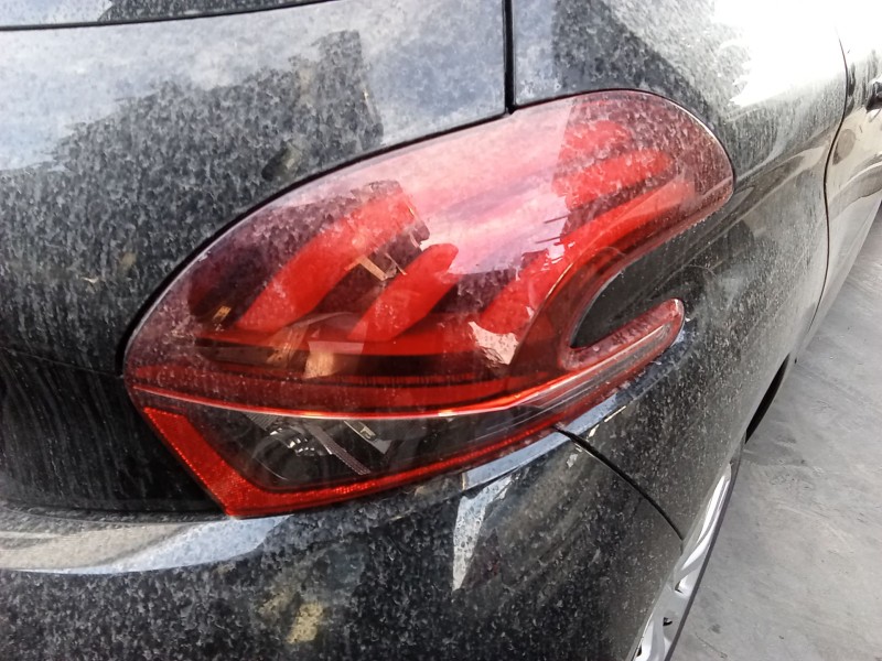 Recambio de piloto trasero derecho para peugeot 208 i (ca_, cc_) 1.2 puretech 82 referencia OEM IAM 9825601180  