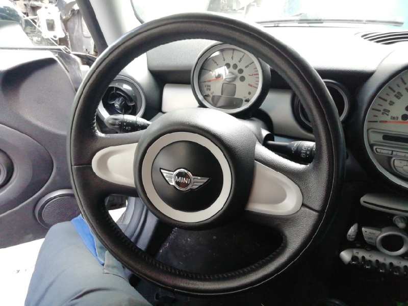 Recambio de volante para bmw r56 cooper referencia OEM IAM  SIN AIRBAG 