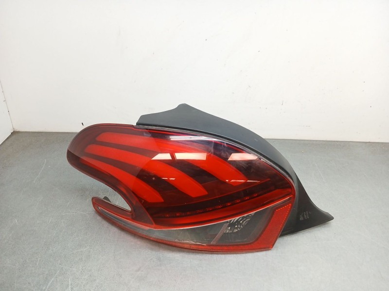 Recambio de piloto trasero izquierdo para peugeot 208 i (ca_, cc_) 1.2 puretech 82 referencia OEM IAM 9825601280  