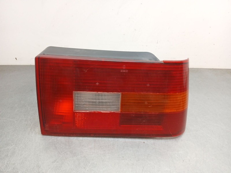 Recambio de piloto trasero derecho para volvo 460 (464) 2.0 referencia OEM IAM 3454331  