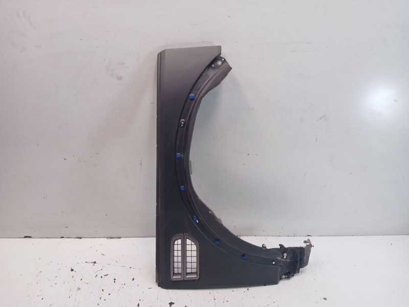 Recambio de aleta delantera derecha para land rover discovery 2.7 td v6 cat referencia OEM IAM ASB780020  