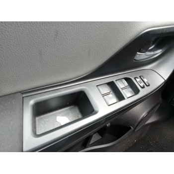 Recambio de mando elevalunas delantero izquierdo para toyota yaris (_p13_) 1.5 hybrid (nhp130_) referencia OEM IAM 8482002340  