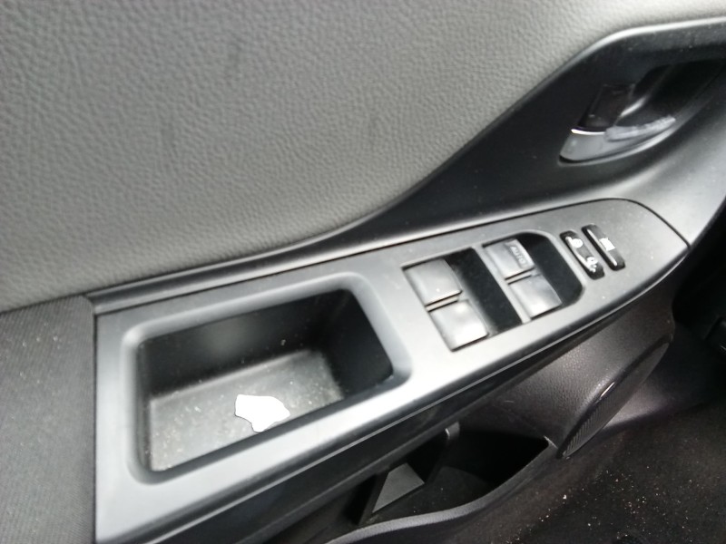 Recambio de mando elevalunas delantero izquierdo para toyota yaris (_p13_) 1.5 hybrid (nhp130_) referencia OEM IAM 8482002340  